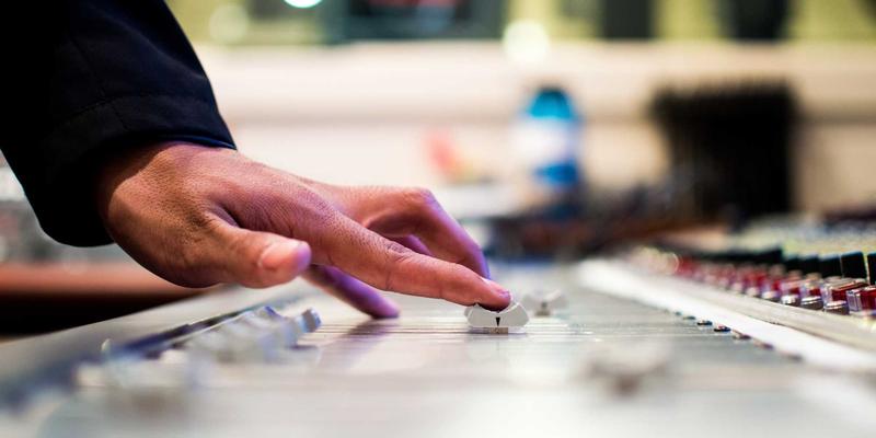 中国特色礼品新趋势：传统月饼与新式礼盒的深度对比与选择指南