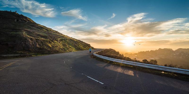 中国礼物之雅韵：白酒礼赠艺术，从香型品鉴到年份收藏的礼仪文化