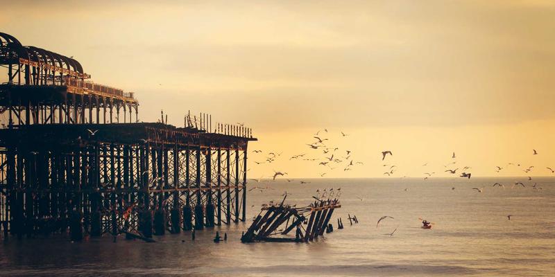 定制纪念品新思路：融合革命精神与地域特色的企业党建礼品方案