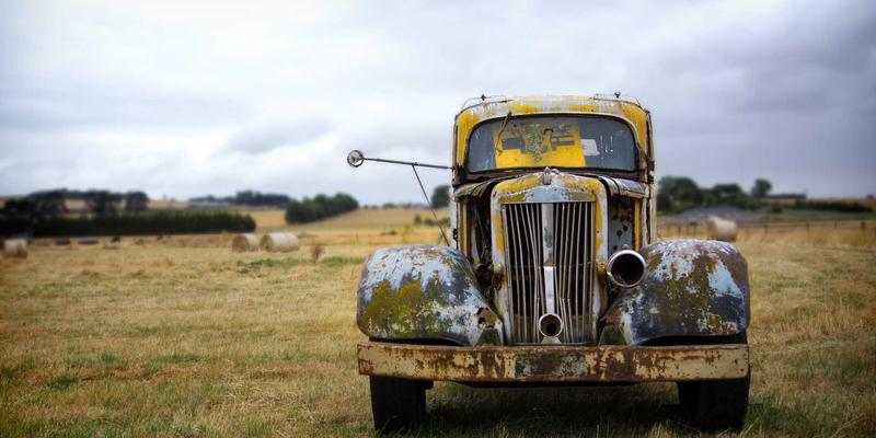 红色文创礼物热潮：革命文化元素在当代中国特色礼品设计中的创新应用